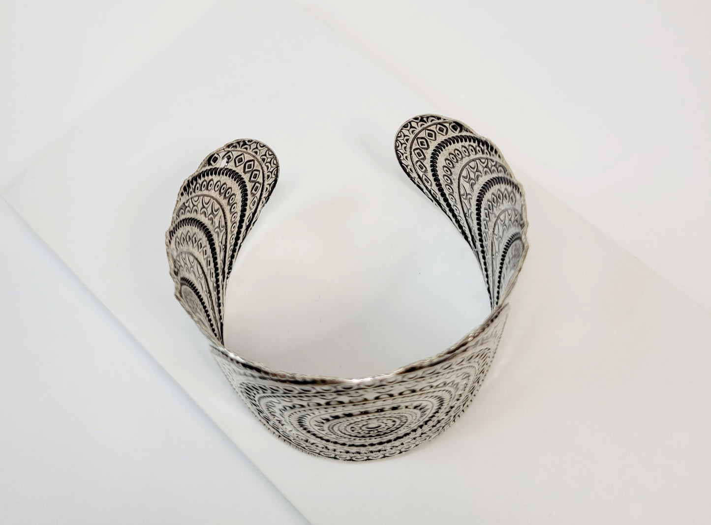 Boho Silver Cuff. Silver toned.