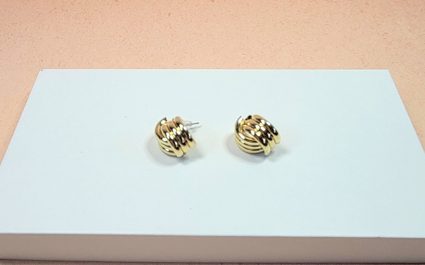 Knot Earrings. Silver or Gold.