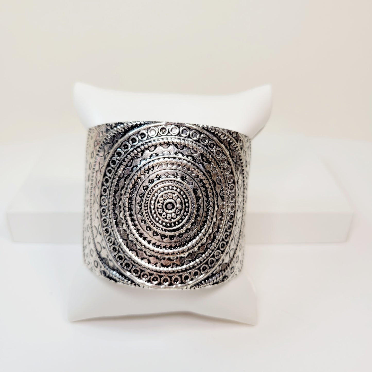 Boho Silver Cuff. Silver toned.