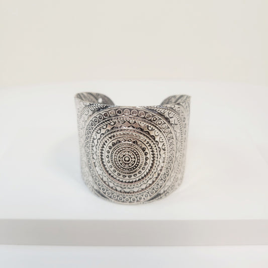 Boho Silver Cuff. Silver toned.