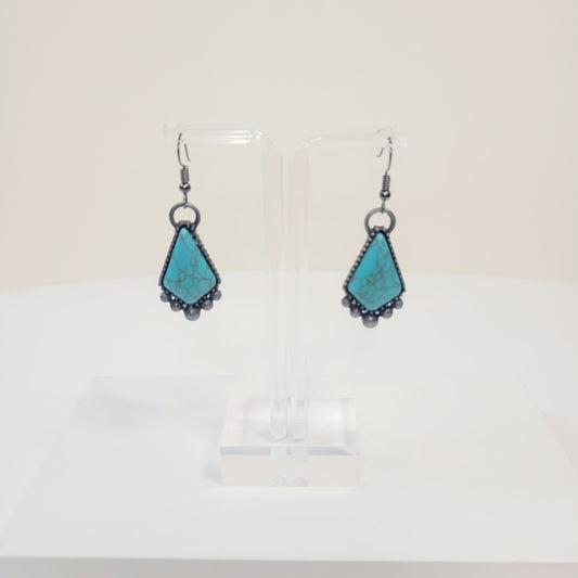 Turquoise Drop Earrings. Age look.