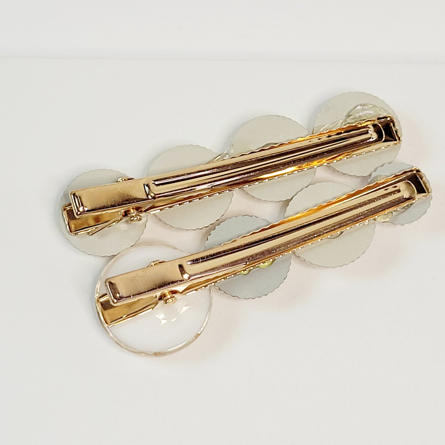 Starfish Faux Pearl Hair clips. Gold-toned.