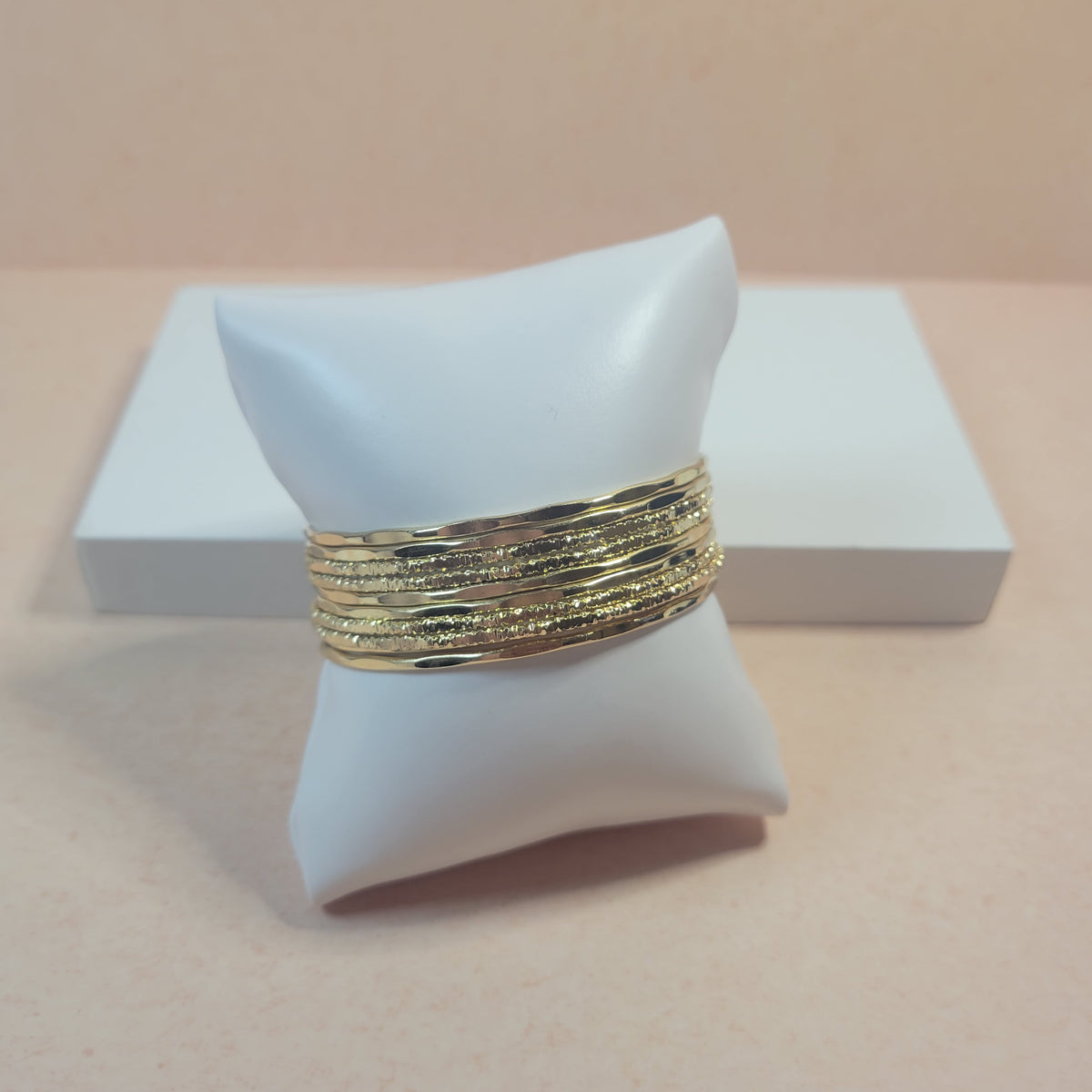 Layered Cuff/Bracelet. Gold tone.