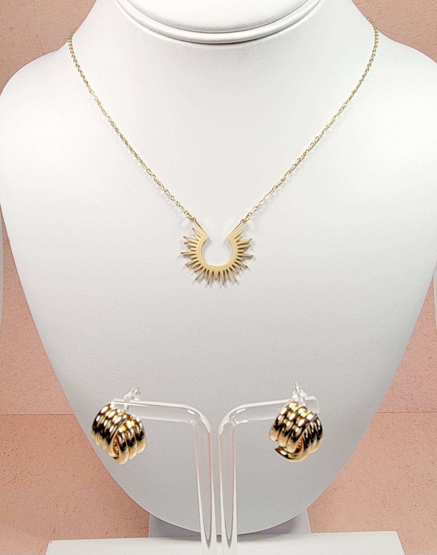 Knot Earrings. Silver or Gold.